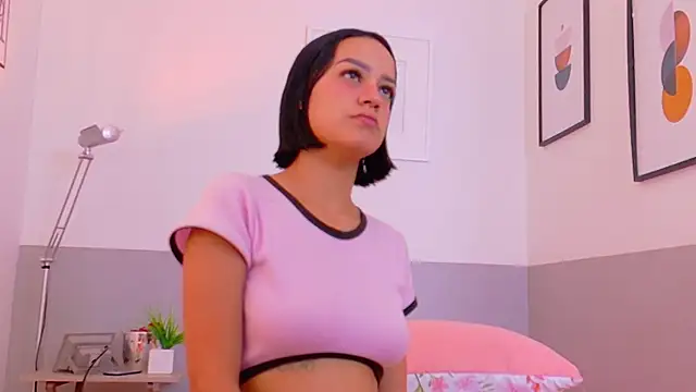 cutepetitee online show from November 2025 07:58:01 PM