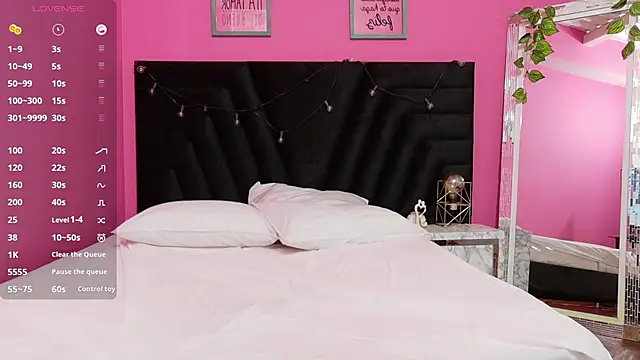 cutepetitee online show from September 2025 07:47:01 PM