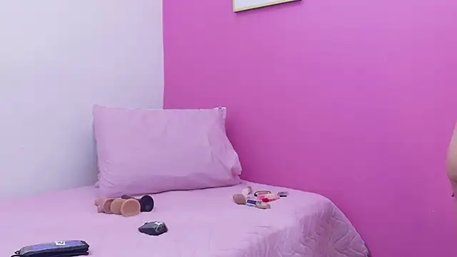 cutepetitee online show from November 2025 07:39:01 PM