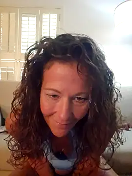 PhynneNicole online show from November 2025 07:17:01 PM