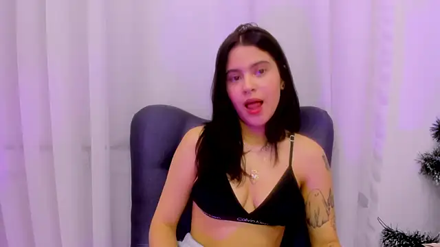 MaiaaCandy online show from December 2025 04:14:01 AM