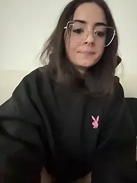 GiuliaDollx online show from April 2026 04:11:02 PM