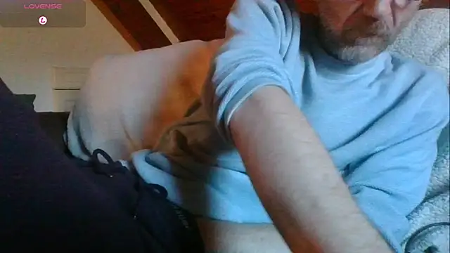 Snapshot of Vrenico-SC chatting on March 2026 03:52:01 PM Vrenico-SC online show from March 2026 03:52:01 PM