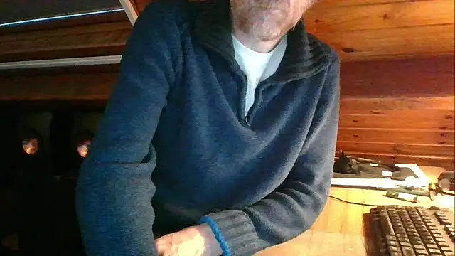 Snapshot of Vrenico-SC chatting on October 2025 04:17:01 PM Vrenico-SC online show from October 2025 04:17:01 PM