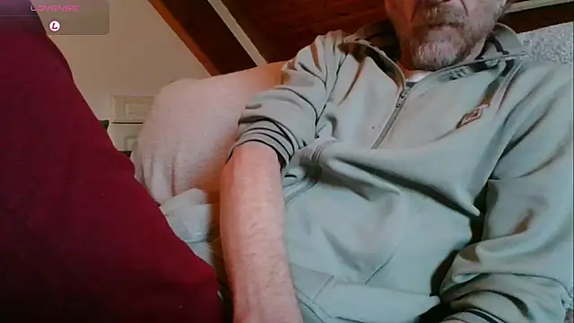Snapshot of Vrenico-SC chatting on March 2026 02:42:02 PM Vrenico-SC online show from March 2026 02:42:02 PM