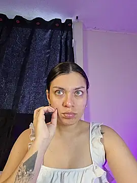 AmaiaSalvatore online show from May 2026 08:18:02 PM