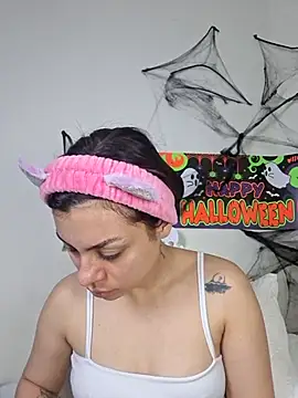 Snapshot of AmaiaSalvatore chatting on October 2025 09:43:02 PM AmaiaSalvatore online show from October 2025 09:43:02 PM