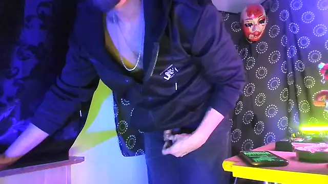 Snapshot of DjDiCKmannOnE chatting on February 2026 05:27:02 AM DjDiCKmannOnE online show from February 2026 05:27:02 AM