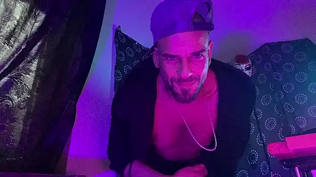 Snapshot of DjDiCKmannOnE chatting on February 2026 02:27:02 PM DjDiCKmannOnE online show from February 2026 02:27:02 PM