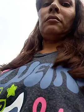 dyjaA online show from April 2026 05:38:02 PM