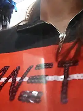 dyjaA online show from November 2025 06:11:02 PM