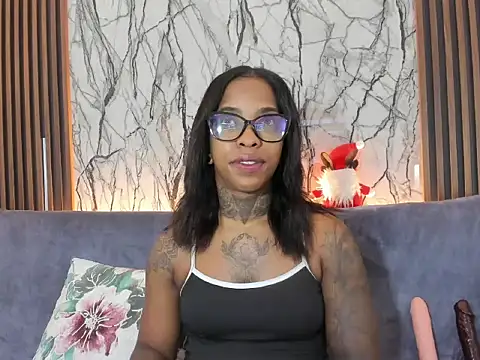 Pauline Fox online show from December 2025 01:04:02 AM