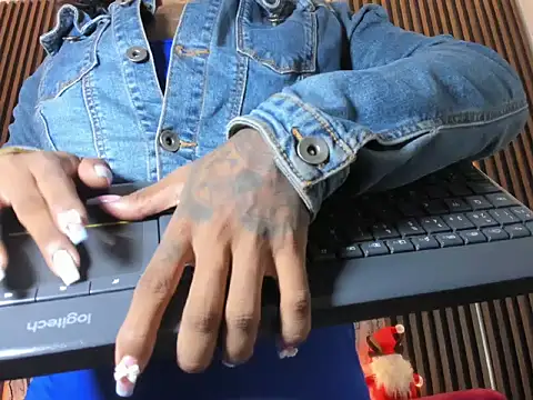 Pauline Fox online show from December 2025 03:05:02 AM