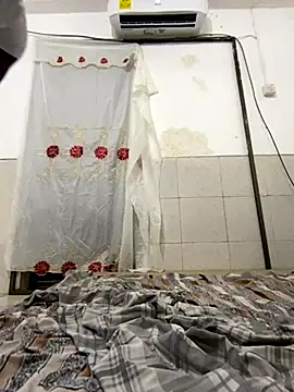 Snapshot of Atta-esi chatting on November 2025 08:13:02 PM Atta-esi online show from November 2025 08:13:02 PM