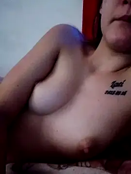 Themaskedgirl21 online show from December 2025 11:32:01 AM