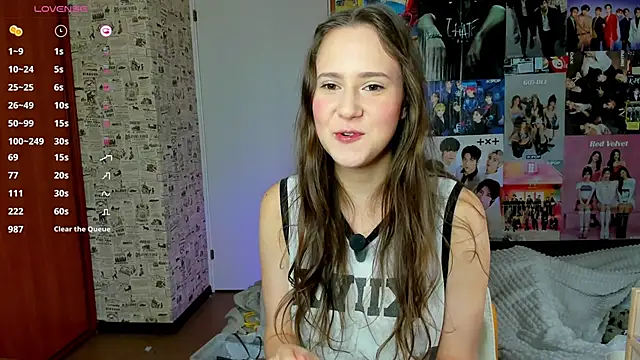 Snapshot of LucyRose3 chatting on September 2025 07:48:02 AM LucyRose3 online show from September 2025 07:48:02 AM