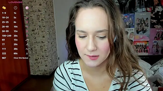 Snapshot of LucyRose3 chatting on October 2025 04:45:02 AM LucyRose3 online show from October 2025 04:45:02 AM