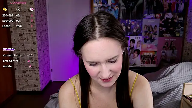 Snapshot of LucyRose3 chatting on November 2025 04:50:02 AM LucyRose3 online show from November 2025 04:50:02 AM