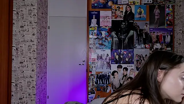 Snapshot of LucyRose3 chatting on November 2025 04:46:01 AM LucyRose3 online show from November 2025 04:46:01 AM