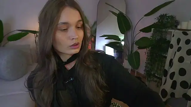 lisa schiele online show from June 2026 08:03:01 PM
