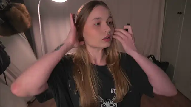 lisa schiele online show from April 2026 08:24:02 PM