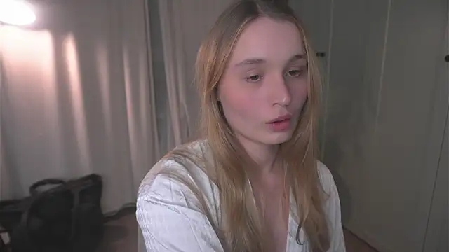 Snapshot of lisa_schiele chatting on February 2026 08:52:02 PM lisa schiele online show from February 2026 08:52:02 PM