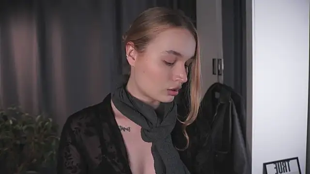 lisa schiele online show from November 2025 08:35:02 PM