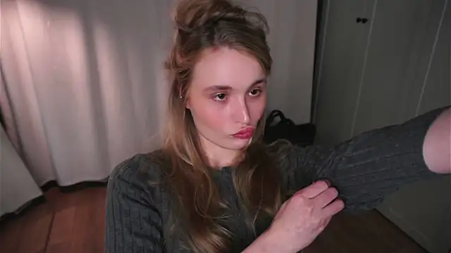 Snapshot of lisa_schiele chatting on February 2026 08:17:01 PM lisa schiele online show from February 2026 08:17:01 PM