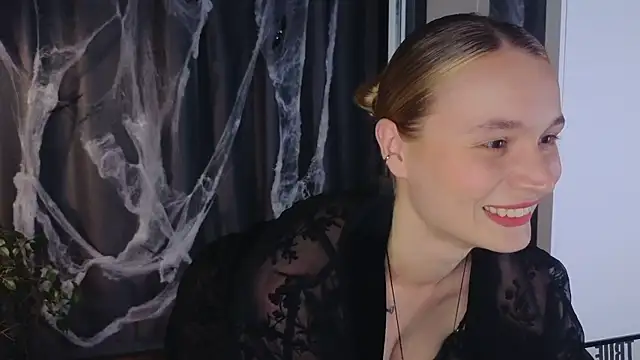 lisa schiele online show from October 2025 08:39:02 PM