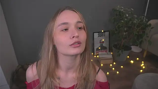 Snapshot of lisa_schiele chatting on December 2025 08:24:02 PM lisa schiele online show from December 2025 08:24:02 PM