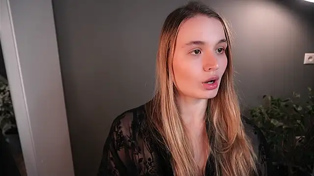 lisa schiele online show from November 2025 08:20:01 PM