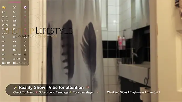 Snapshot of SwingWingWomanSweden chatting on January 2026 11:22:01 PM SwingWingWomanSweden online show from January 2026 11:22:01 PM