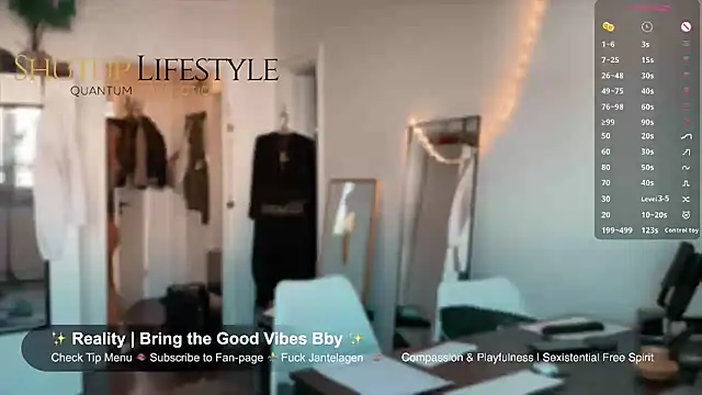 Snapshot of SwingWingWomanSweden chatting on May 2026 07:48:02 AM SwingWingWomanSweden online show from May 2026 07:48:02 AM