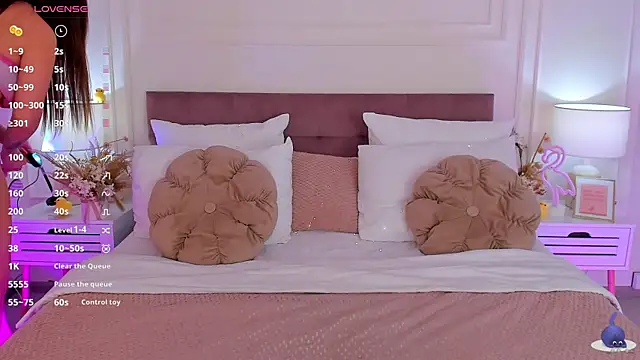 ElzaJons online show from April 2026 12:10:02 PM