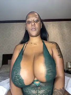 Snapshot of sexyBoobies98 chatting on October 2025 04:03:01 PM sexyBoobies98 online show from October 2025 04:03:01 PM