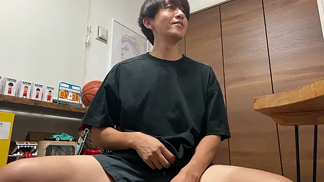 Snapshot of Bonz_Buonz chatting on October 2025 03:05:02 PM Bonz Buonz online show from October 2025 03:05:02 PM