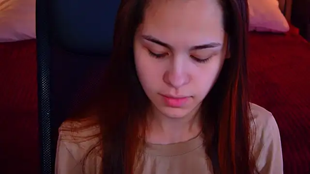 UliaNeer online show from December 2025 05:12:01 AM