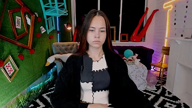 UliaNeer online show from September 2025 05:06:02 AM