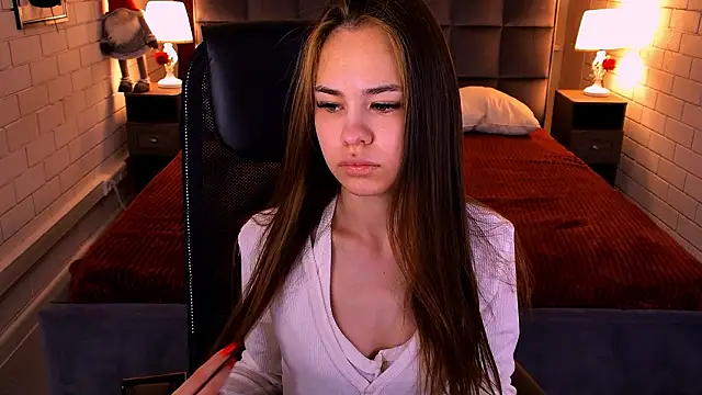 UliaNeer online show from February 2026 05:03:02 AM