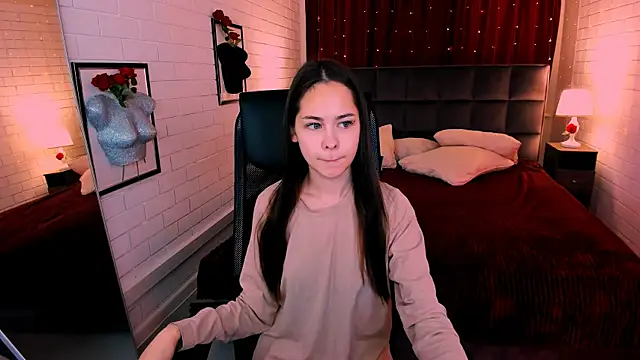 Snapshot of UliaNeer chatting on November 2025 05:12:01 AM UliaNeer online show from November 2025 05:12:01 AM