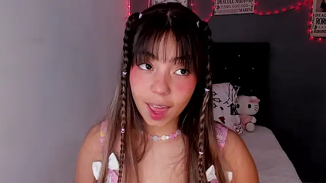 Snapshot of emma_grays2 chatting on July 2026 09:54:01 AM emma grays2 online show from July 2026 09:54:01 AM