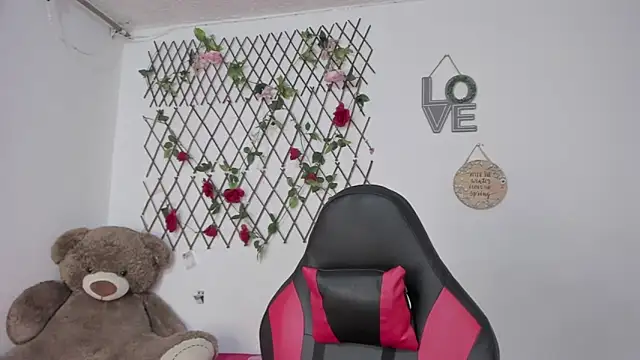 emma grays2 online show from November 2025 04:08:01 AM