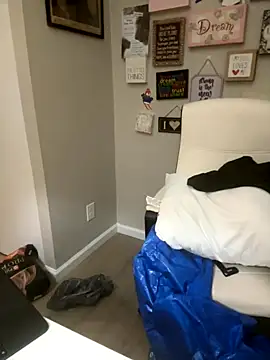 Juicystorm online show from September 2025 02:25:01 AM