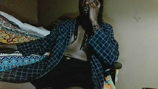 EYEzIAM online show from April 2026 04:51:01 AM