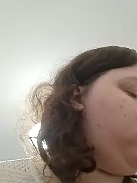 Feuchtekitty92xh online show from October 2025 05:30:01 AM