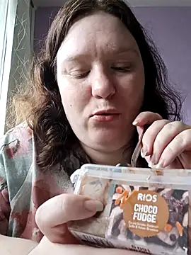 Feuchtekitty92xh online show from September 2025 01:15:02 PM