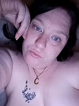 Feuchtekitty92xh online show from November 2025 04:24:01 PM