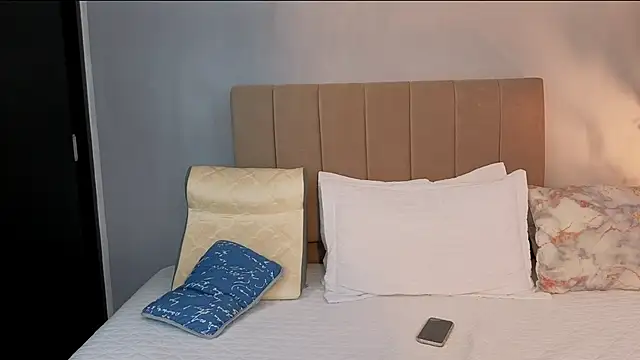 Penelophe01 online show from March 2026 06:56:01 PM