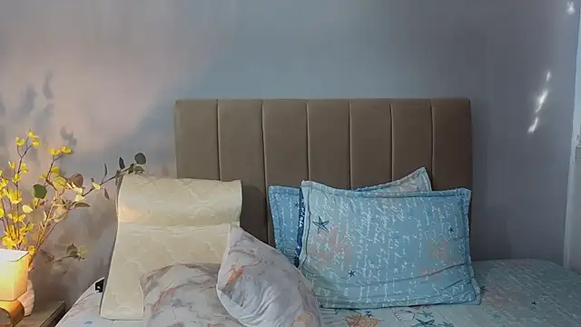 Penelophe01 online show from February 2026 06:53:02 PM