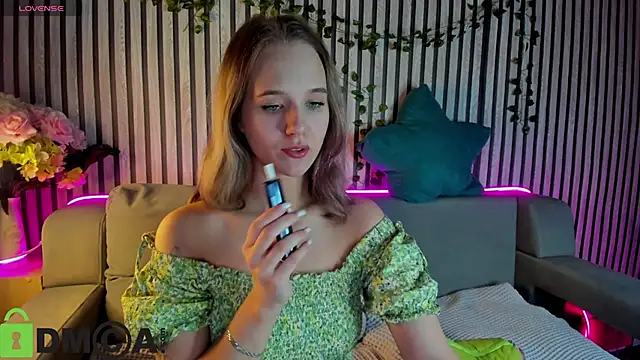 Snapshot of Casey_Sweeet chatting on December 2025 09:15:01 AM Casey Sweeet online show from December 2025 09:15:01 AM